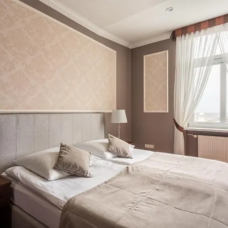 Aurora Family & Hotell