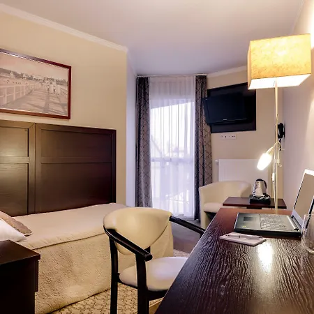 Ξενοδοχείο Aurora Family & Miedzyzdroje