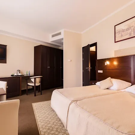 Aurora Family & Hotel