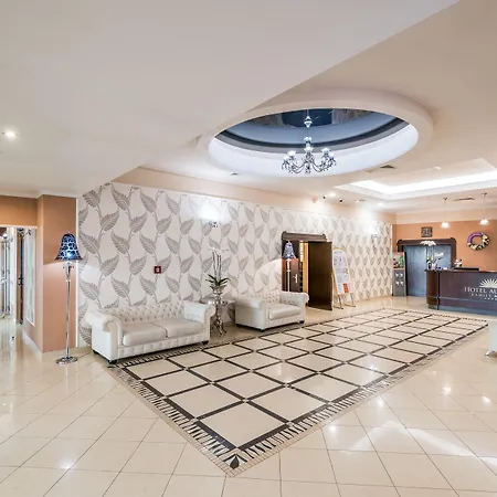 Aurora Family & Szálloda