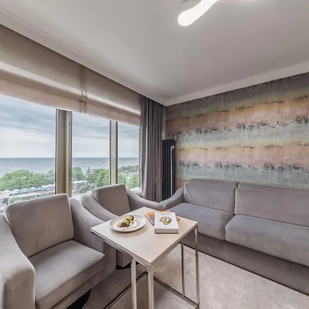 Aurora Family & Ξενοδοχείο 4*