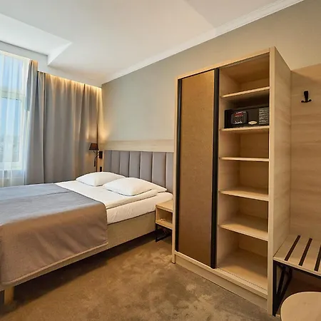 Aurora Family & Hotell