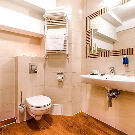 Otel Aurora Family &