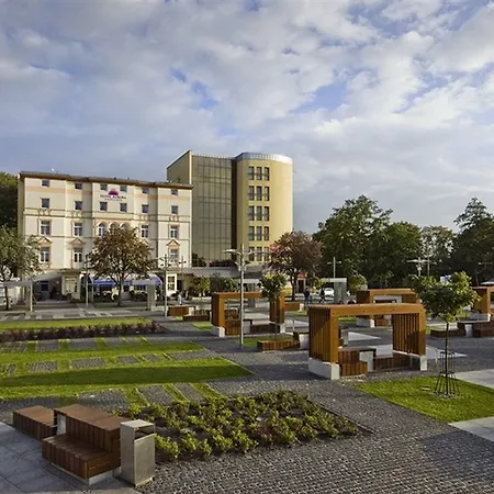 Aurora Family & Ξενοδοχείο