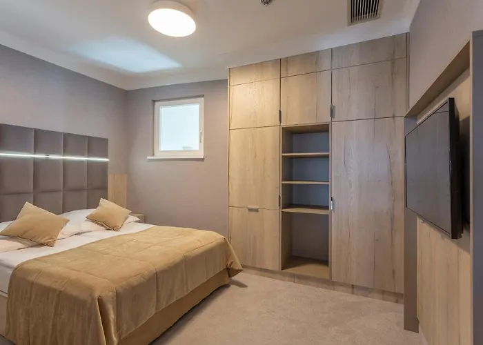 Aurora Family & Hotel